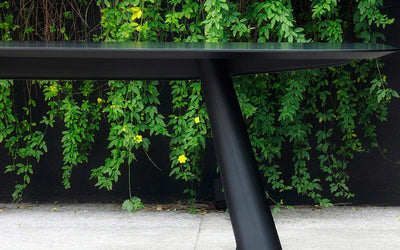 Plena Dining Table